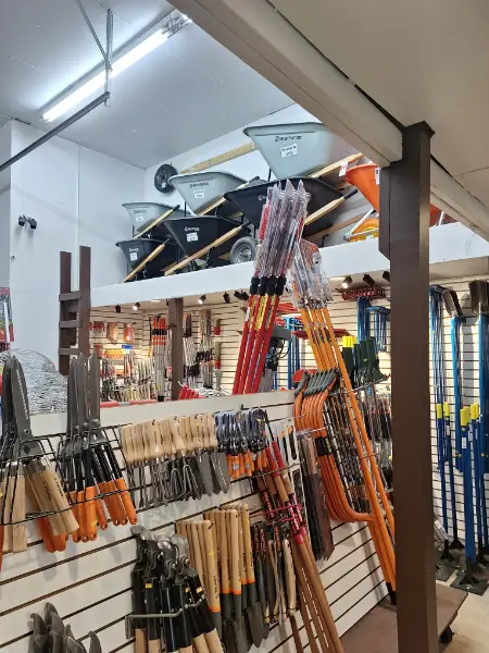 Brentwood Wheelbarrows & Long Handle Landscaping Tools