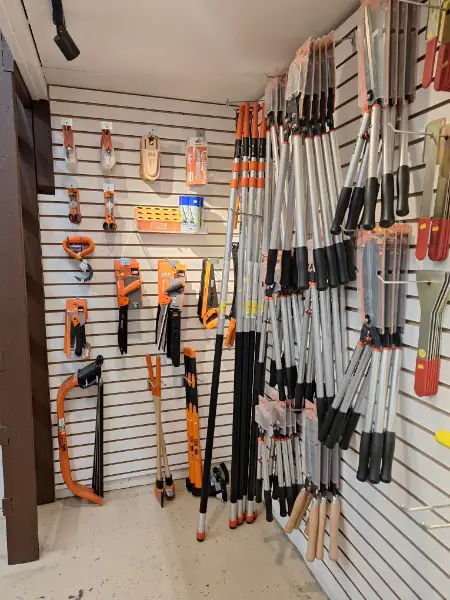 Landscape Rakes & Leveling Tools